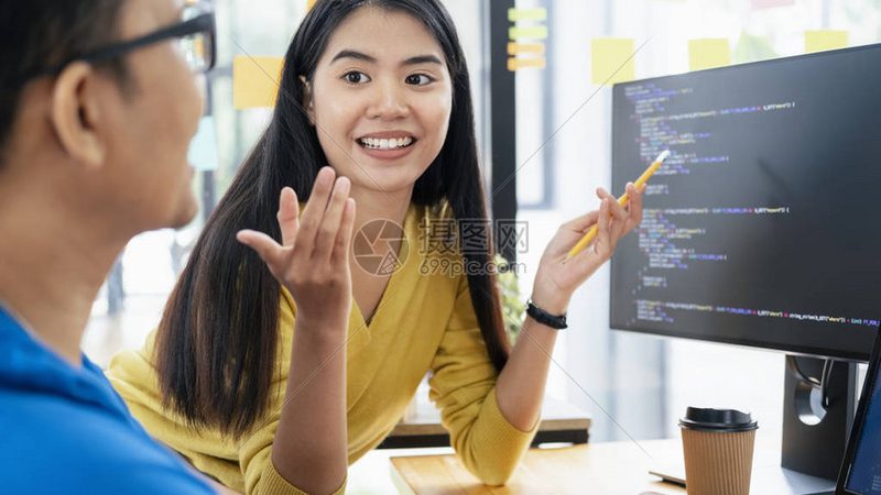 制造业ERP系统的技术选型至关重要。企业应关注以下方面：
